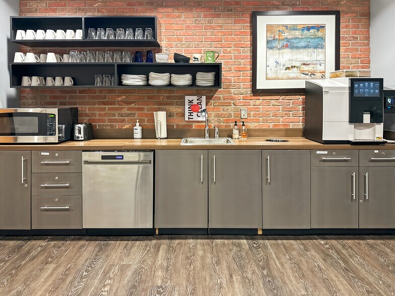 More Photos Of 102 S Tejon St, Colorado Springs Coworking Space