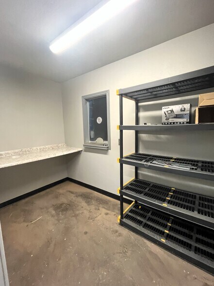 More Photos Of 801 S Perkins Rd, Stillwater Storefront For Sale