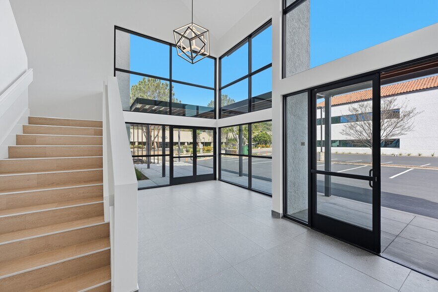 More Photos Of 5677 Oberlin Dr, San Diego Office For Sale