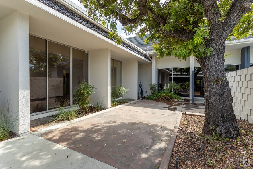 More Photos Of 415 Huntington Dr, San Marino Office For Sale