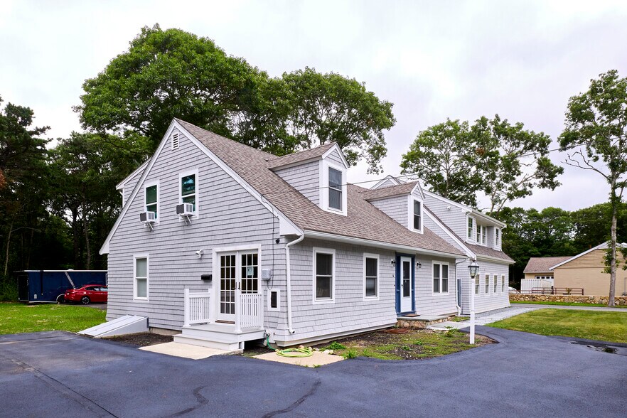 More Photos Of 4 Edgerton Dr, North Falmouth Flex For Sale