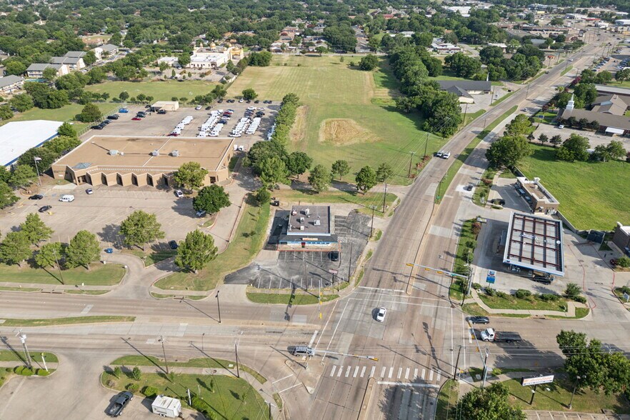 More Photos Of 525 Oates Rd, Garland Freestanding For Sale
