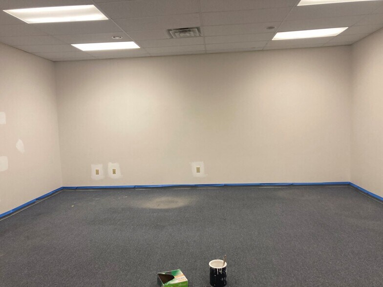 More Photos Of 200 N Saint Marys St, Beeville Medical For Lease