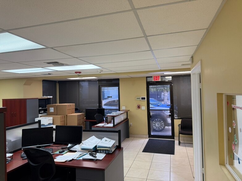 More Photos Of 2248-2252 NW 93rd Ave, Miami Warehouse For Sale