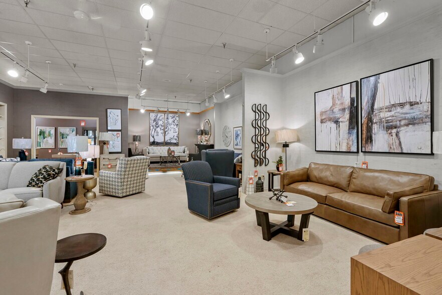More Photos Of 334 County Road 81, Osseo Storefront Retail Office For Sale