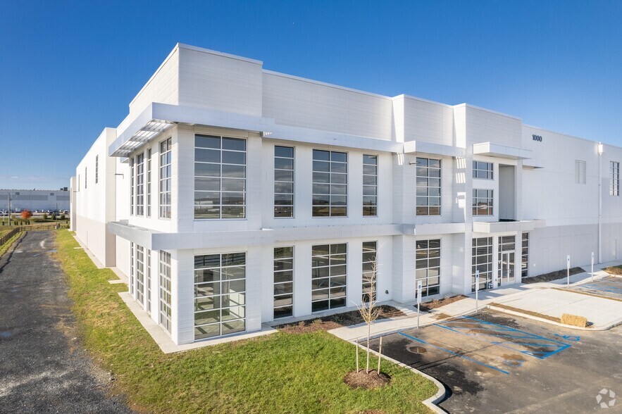 More Photos Of 1000 Carson Ct, Palmer Township Distribution For Lease