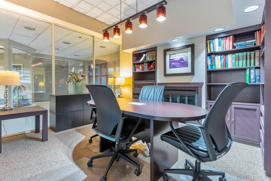More Photos Of 1120 Westwood St, Coquitlam Office For Sale