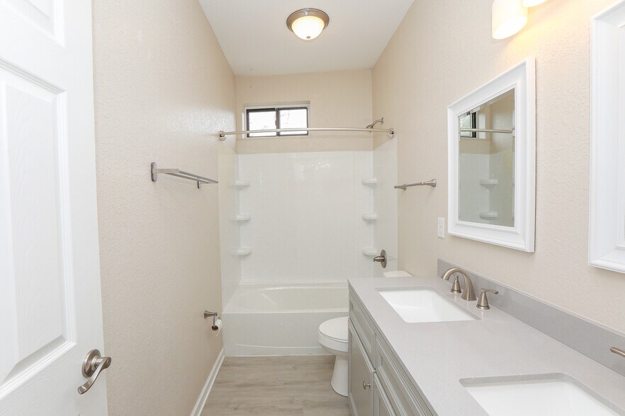 More Photos Of 1000 Gates Ave, Norfolk Apartments For Sale