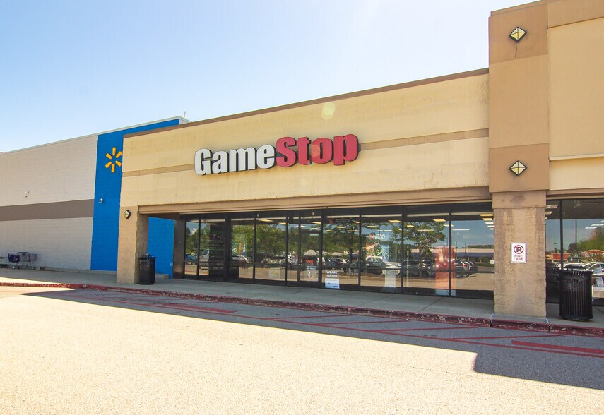 More Photos Of 700-1000 Nitro Market Pl, Nitro Unknown For Lease