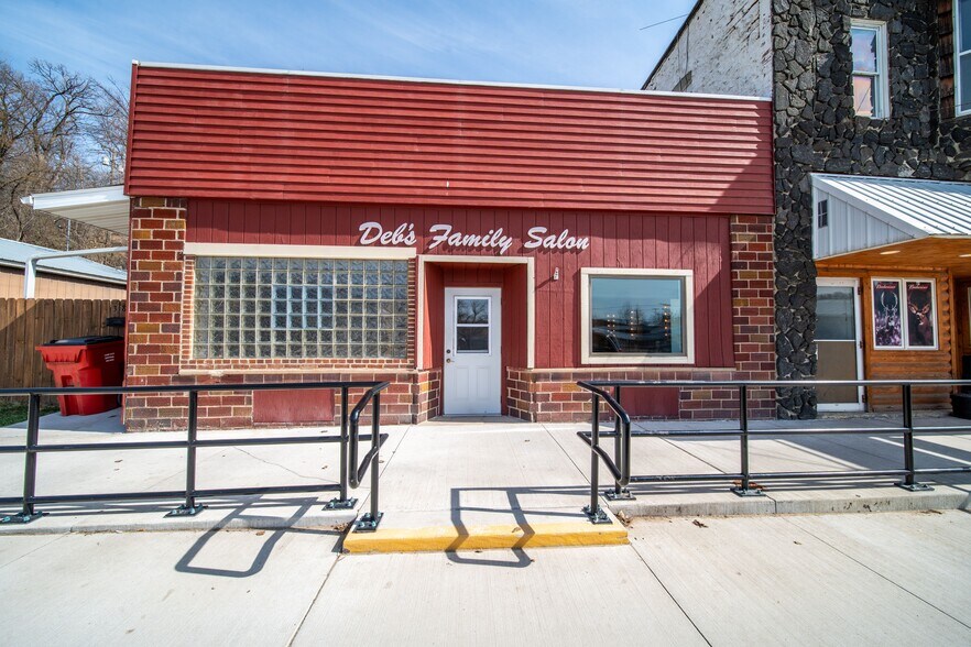 More Photos Of 438 Highway 60, Zumbro Falls General Retail For Sale