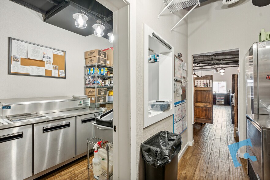 More Photos Of 110 Lamar St, Keller Freestanding For Sale