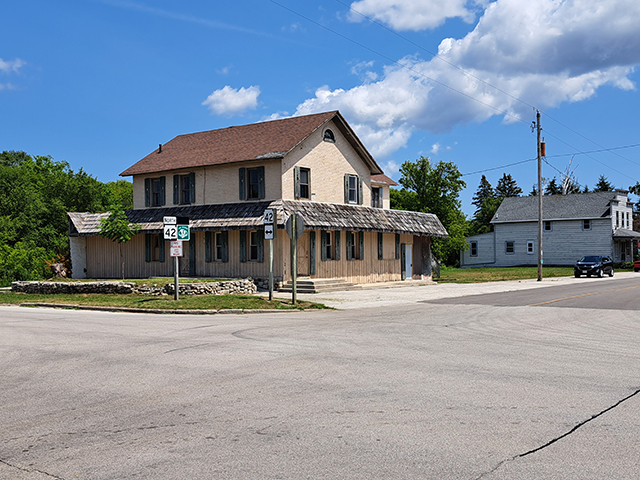 Primary Photo Of 7598 County Road H rd, Sturgeon Bay General Retail For Sale