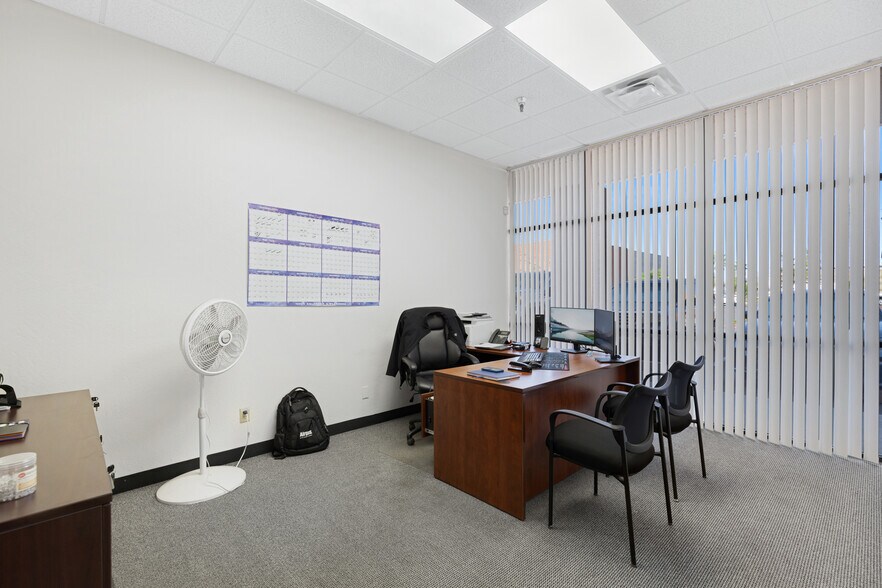 More Photos Of 2465 S Industrial Park Ave, Tempe Warehouse For Lease