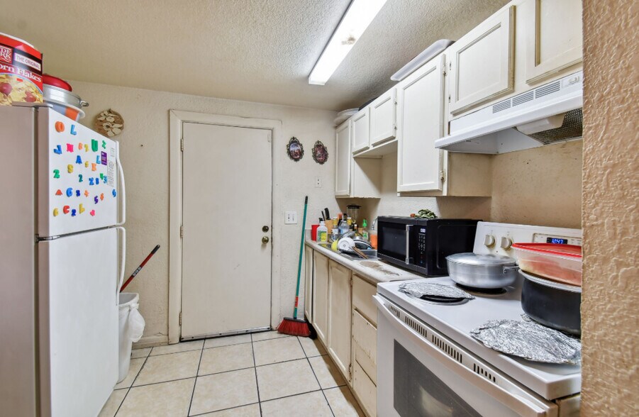 More Photos Of 4507-4517 E Giddens Ave, Tampa Multifamily For Sale