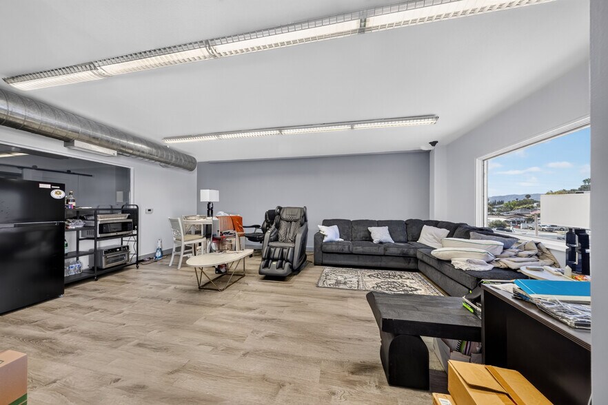 More Photos Of 20847 Sherman Way, Canoga Park Office For Sale