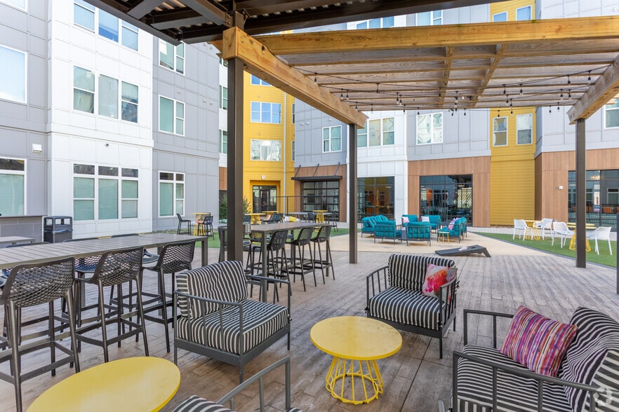 More Photos Of 306 E 10TH St, Greenville Apartments For Lease