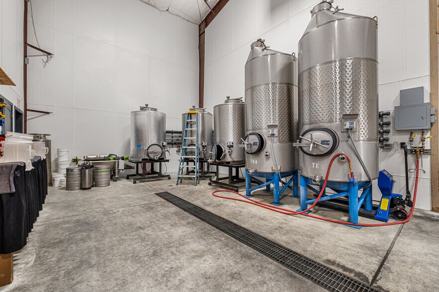 More Photos Of 6781 Tower, Somerset Winery Vineyard For Sale