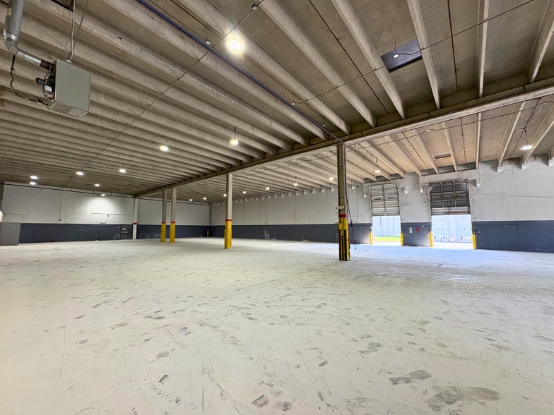 More Photos Of 3030 Horseshoe Ln, Charlotte Warehouse For Lease