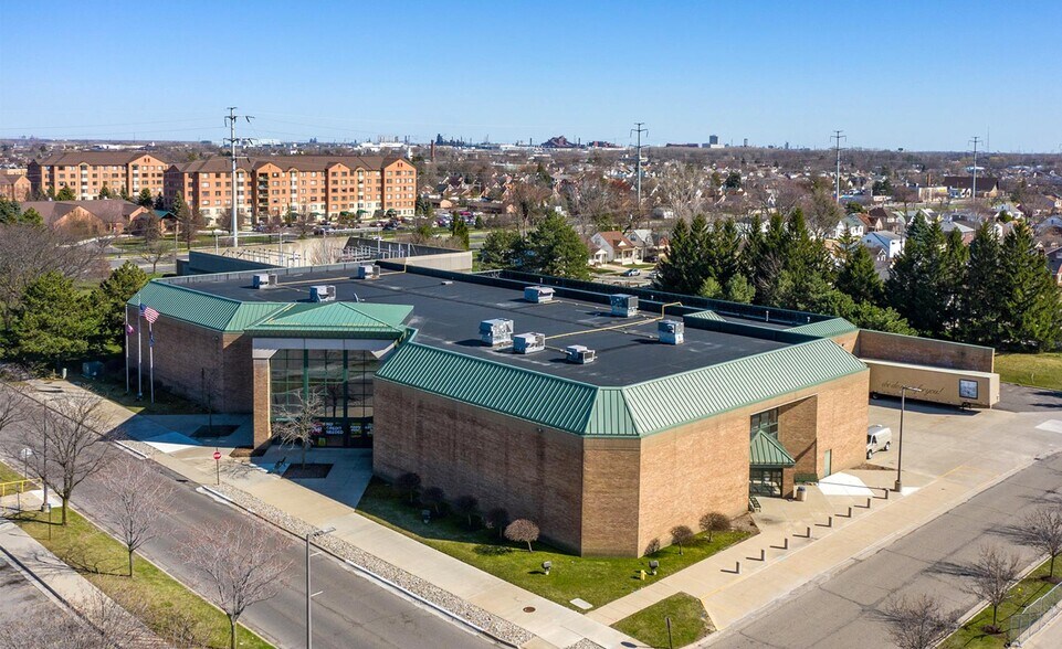 Primary Photo Of 15701 Market Dr, Dearborn Freestanding For Sale