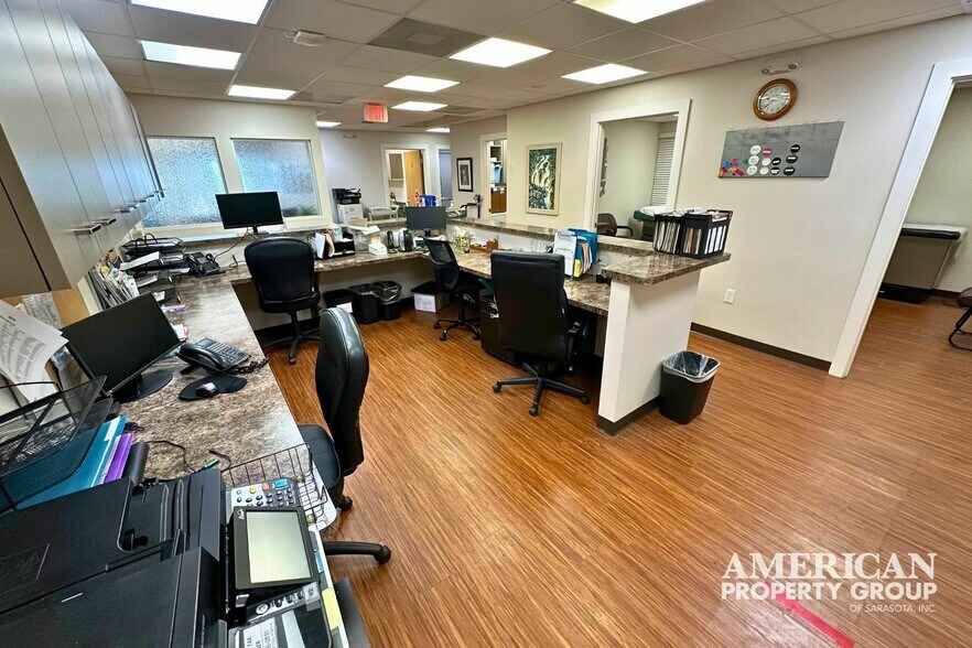 More Photos Of 7013 S Tamiami Trl, Sarasota Office For Sale