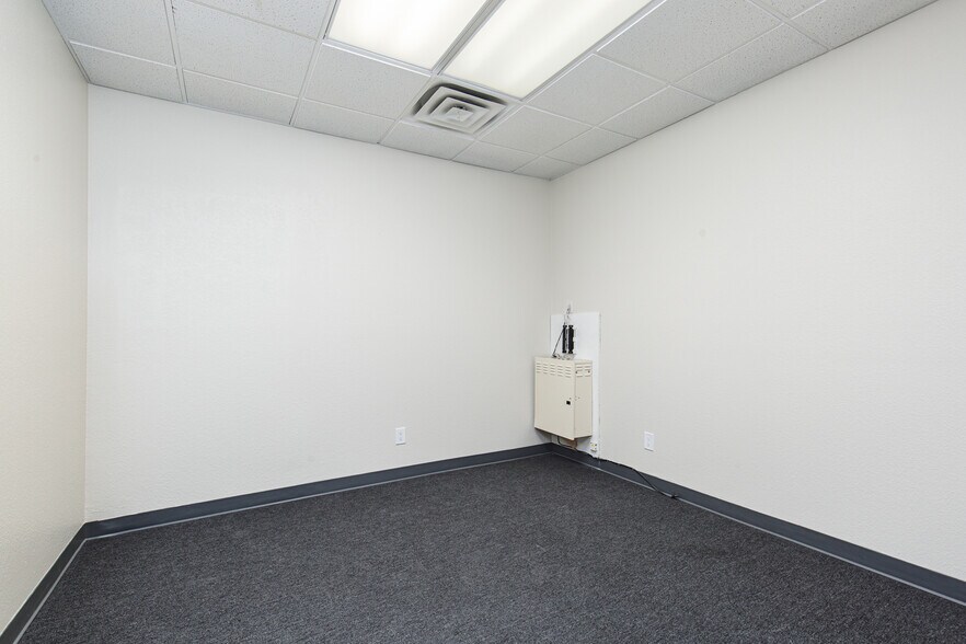 More Photos Of 2881 S Valley View Blvd, Las Vegas Office Residential For Lease