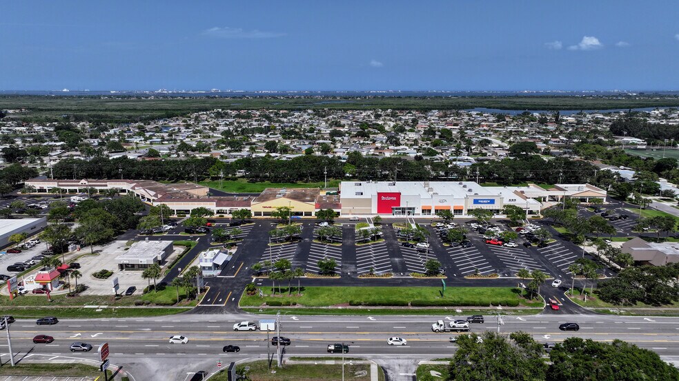 More Photos Of 1450 Courtenay Parkway, Merritt Island Land For Lease