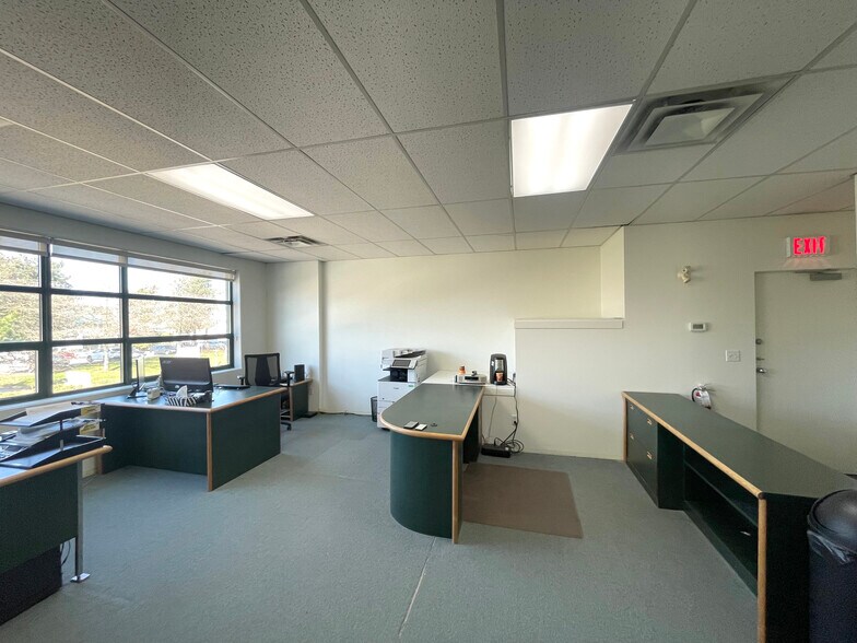 More Photos Of 17 Fawcett Rd, Coquitlam Warehouse For Sale