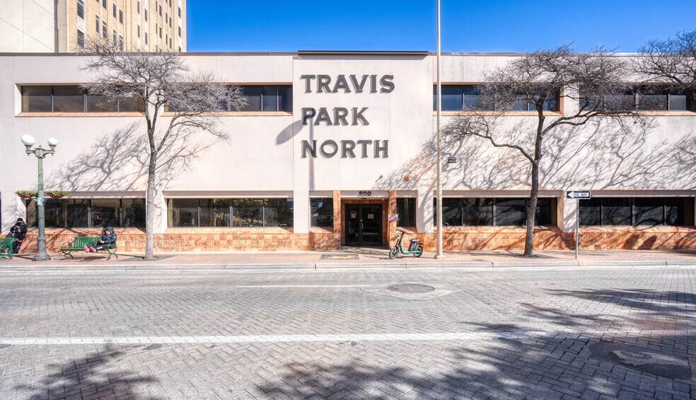 More Photos Of 800 Navarro St, San Antonio Office For Lease