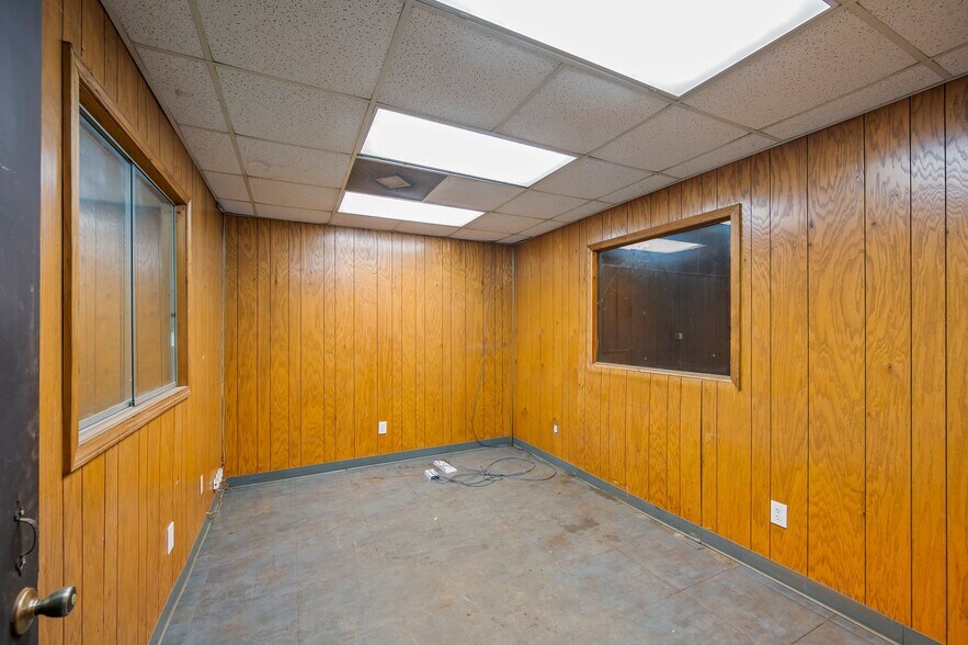 More Photos Of 110 Orbit Rd, Statesville Flex For Lease