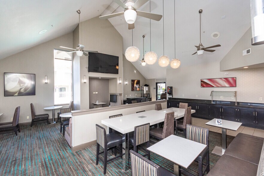 More Photos Of 1530 Howe Ave, Sacramento Hotel For Sale