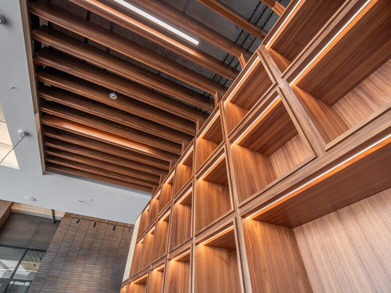 More Photos Of 924 E 7th St, Austin Office For Sale