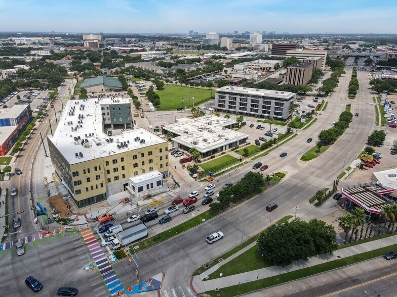 More Photos Of 6430 Hillcroft Ave, Houston Medical For Sale