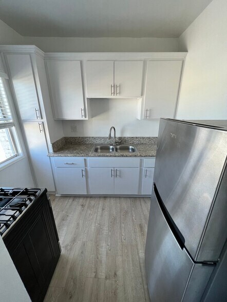 More Photos Of 1984 Park Grove Ave, Los Angeles Apartments For Sale