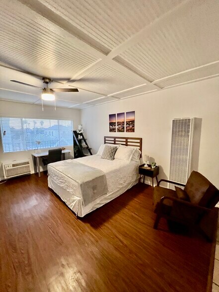 More Photos Of 1014 N Oxford Ave, Los Angeles Apartments For Sale