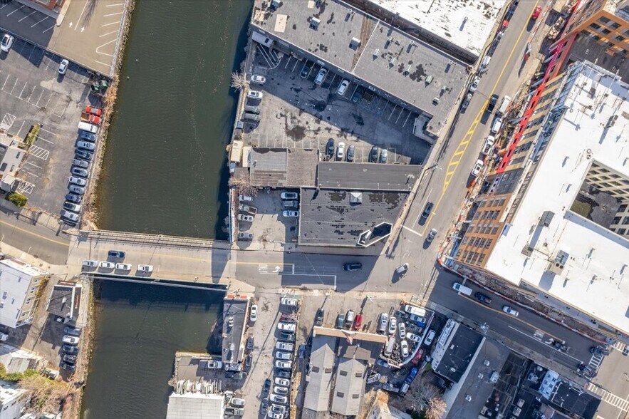 More Photos Of 10 Mill St, Port Chester Freestanding For Lease