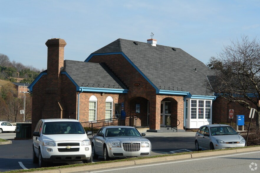 More Photos Of 9805 McKnight Rd, Pittsburgh Unknown For Lease