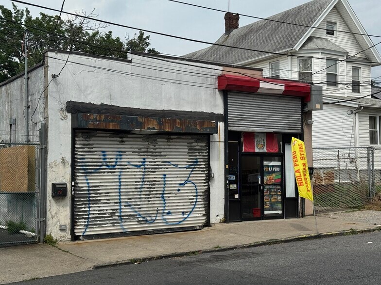 More Photos Of 159-163 Port Richmond Ave, Staten Island, Staten Island General Retail For Sale