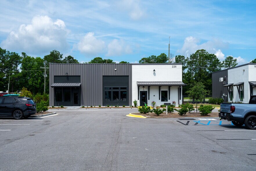 More Photos Of 12362 Speedway Blvd, Hardeeville Light Distribution For Lease