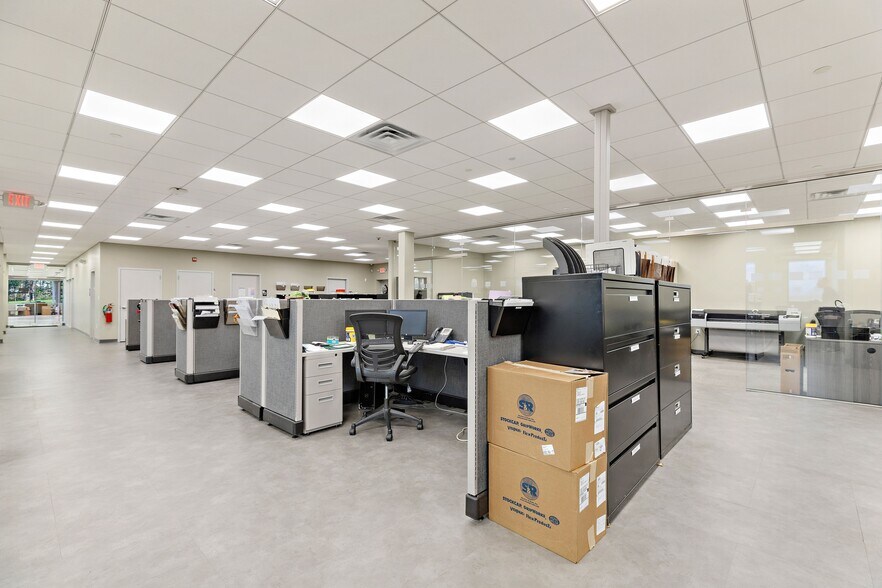 More Photos Of 11 York Ave, West Caldwell Manufacturing For Lease