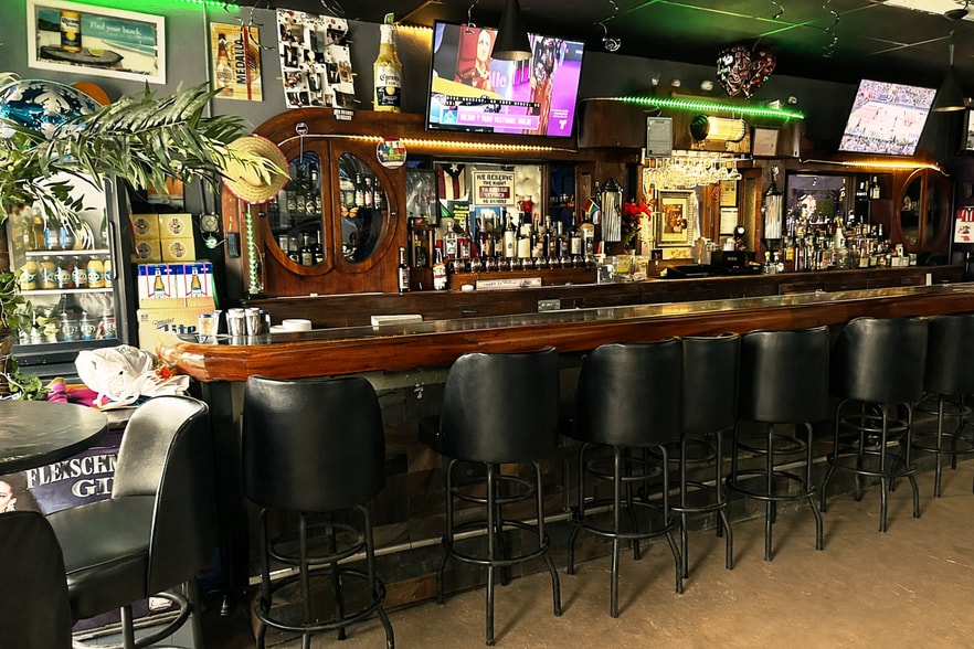 More Photos Of 3620 W Division St, Chicago Storefront For Sale