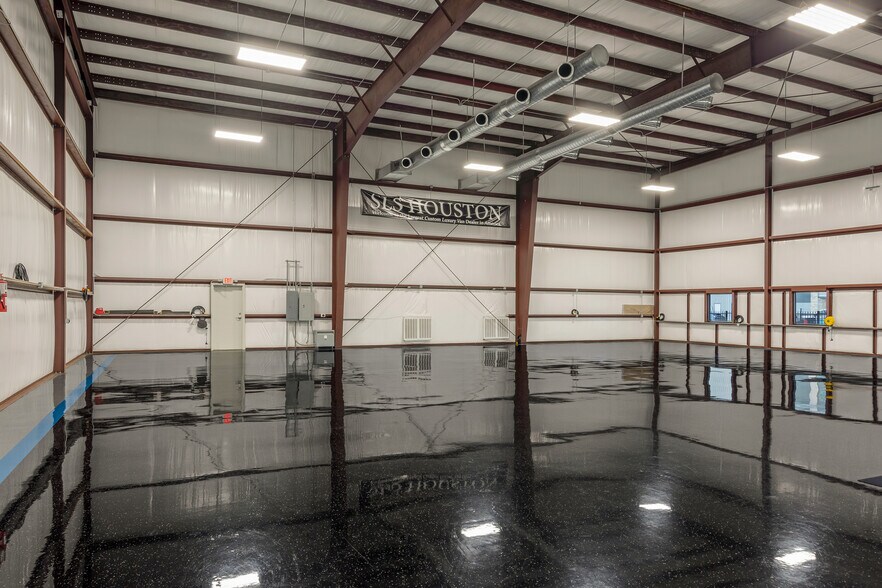 More Photos Of 17701 Telge Rd, Cypress Warehouse For Sale