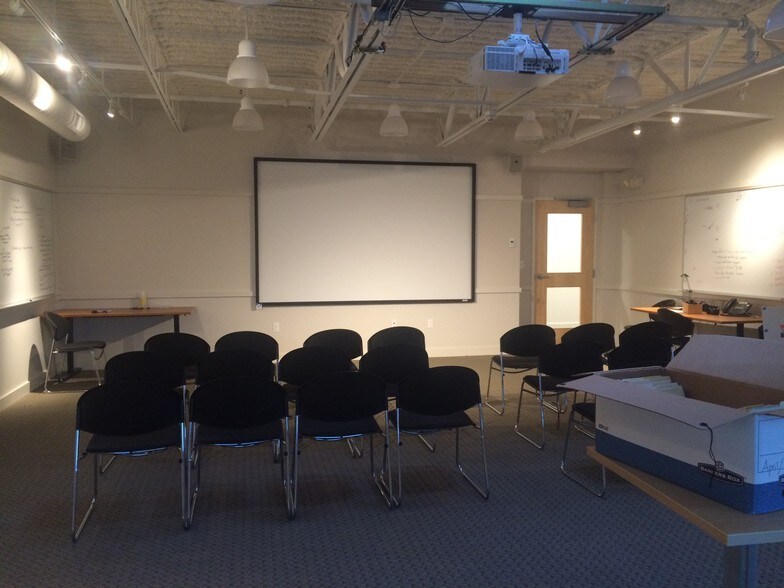 More Photos Of 123 Pleasant St, Marblehead Office For Lease