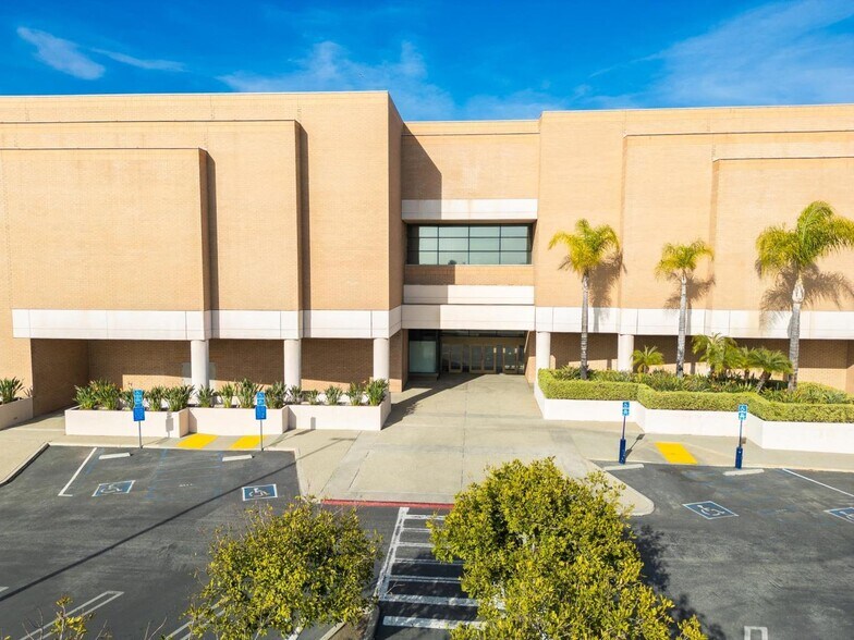 More Photos Of 5060 Montclair Plaza Ln, Montclair Unknown For Lease