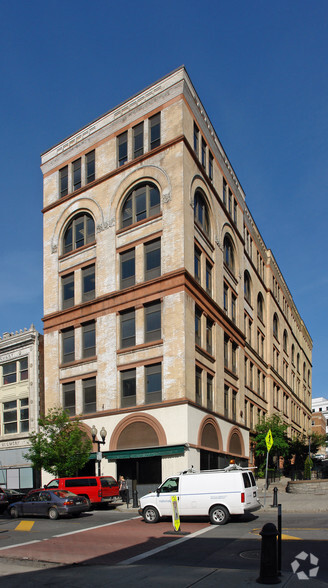 Primary Photo Of 58 N Pearl St, Albany Storefront Retail Office For Lease