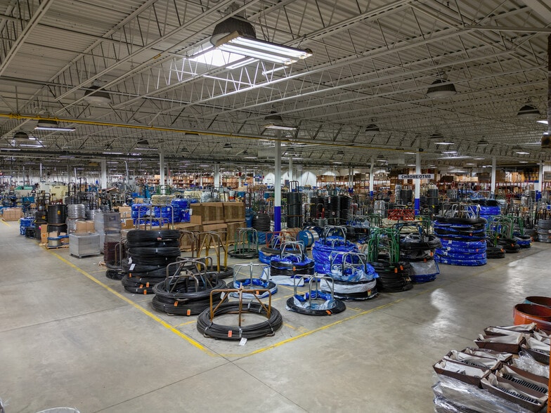 More Photos Of 3801 S Central Ave, Rockford Manufacturing For Lease