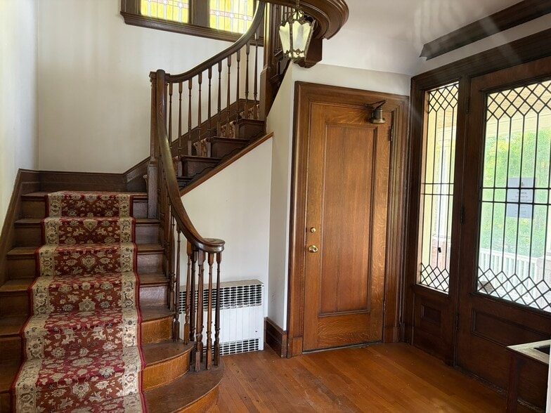 More Photos Of 144 S Main St, Wallingford Office For Sale
