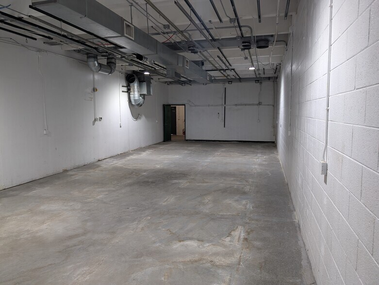 More Photos Of 658 Kalamath St, Denver Warehouse For Lease
