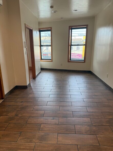 More Photos Of , Saint Albans General Retail For Sale