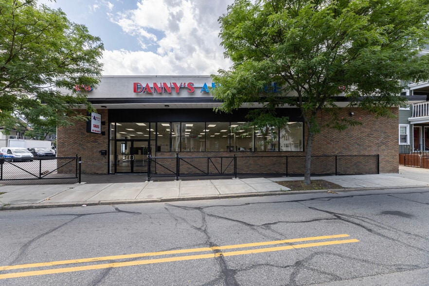 More Photos Of 200 Academy Ave, Providence Drugstore For Sale