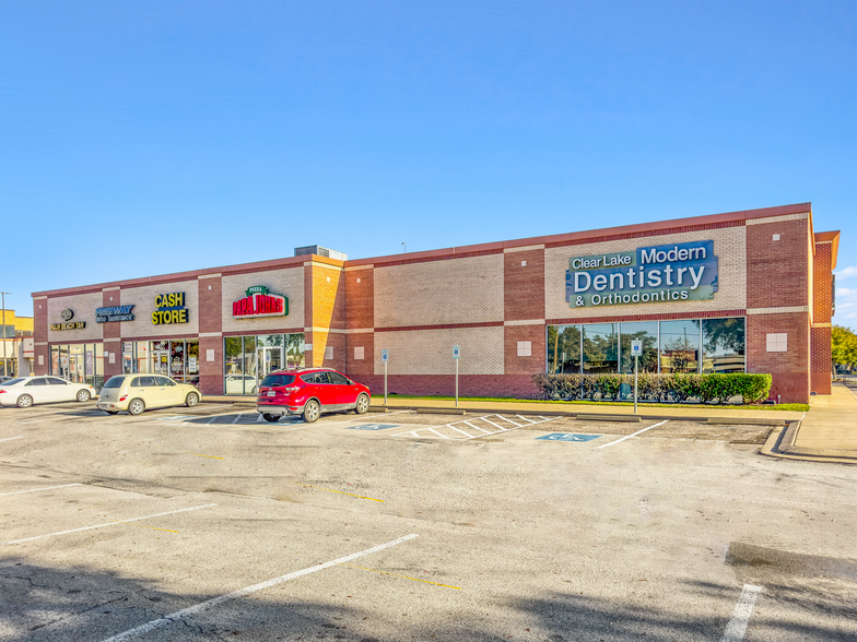 More Photos Of 16811 El Camino Real, Houston Unknown For Lease